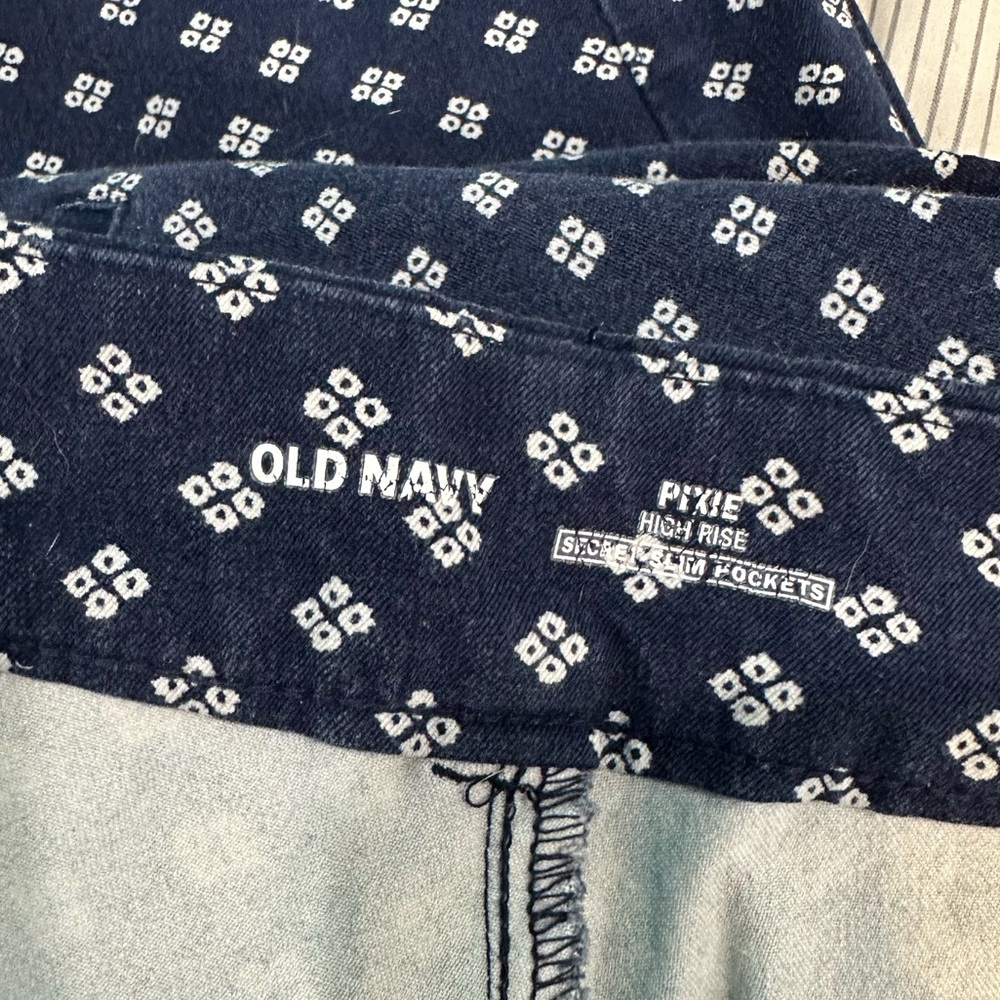 Old Navy Pixie Size 18 - image 3